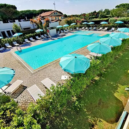 Apartments In Residence In Vada With Swimming Pool 450 Meters From The Sea Exteriör bild