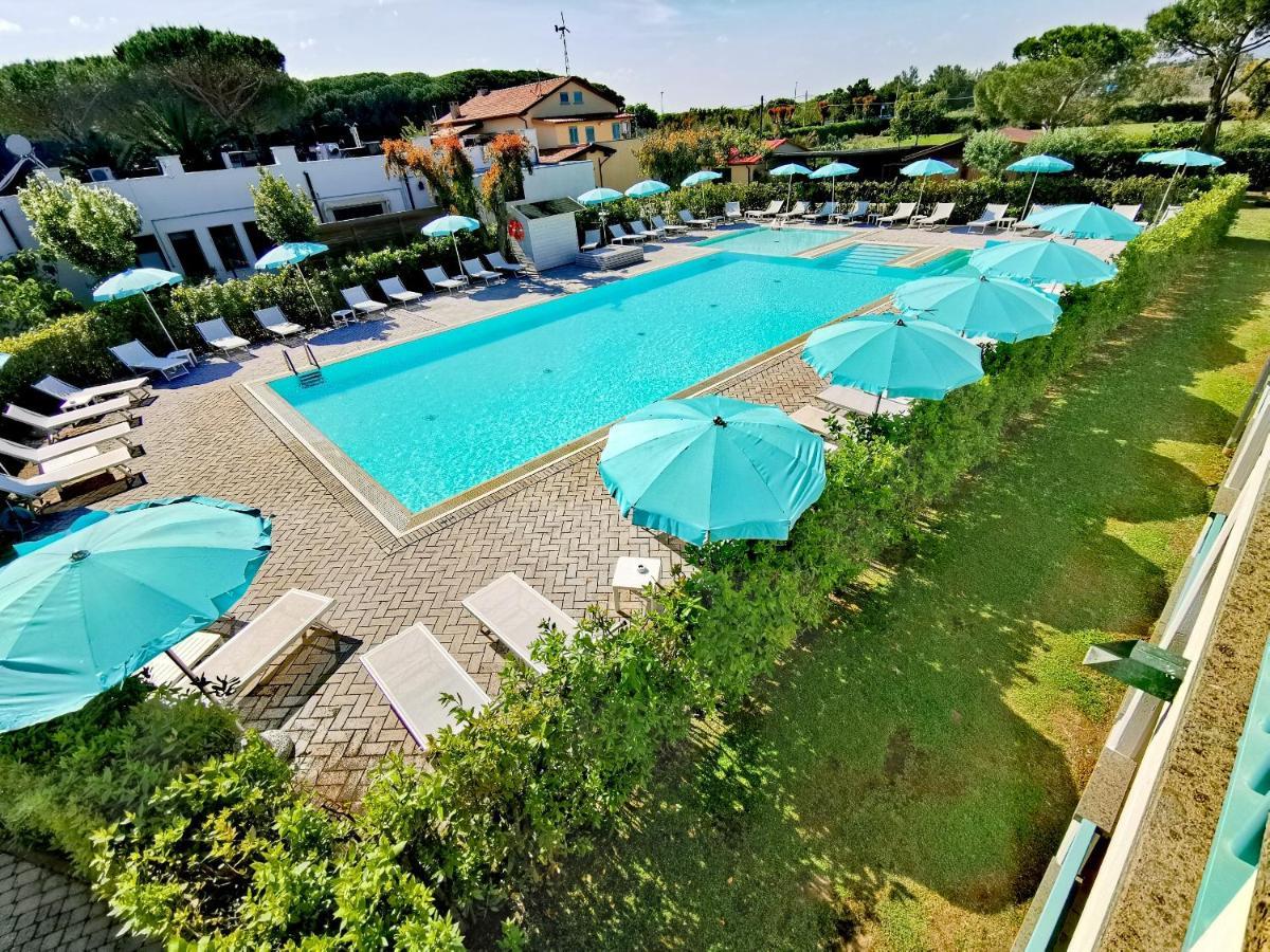 Apartments In Residence In Vada With Swimming Pool 450 Meters From The Sea Exteriör bild