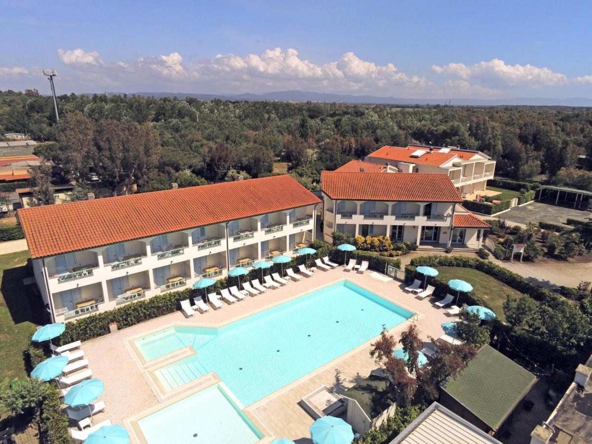 Apartments In Residence In Vada With Swimming Pool 450 Meters From The Sea Exteriör bild